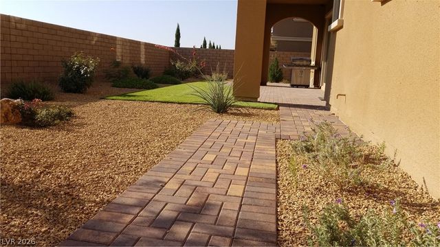 358 Calabria Ridge Street, Las Vegas, NV 89138