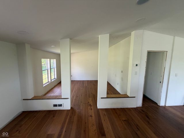 6870 State Road 158 Road, Bedford, IN 47421