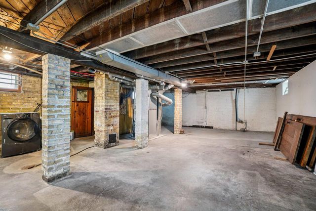 2717 Washington AVENUE, Racine, WI 53405