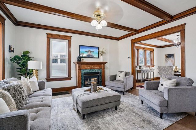 2717 Washington AVENUE, Racine, WI 53405