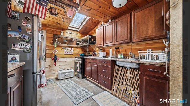 32 Union Street, Plymouth, CT 06786