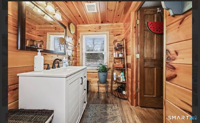 32 Union Street, Plymouth, CT 06786