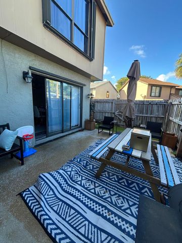 818 Sandtree Drive, Palm Beach Gardens, FL 33403