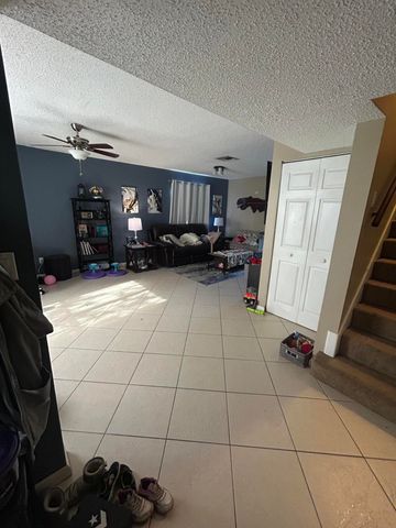 818 Sandtree Drive, Palm Beach Gardens, FL 33403