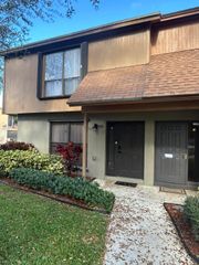 818 Sandtree Drive, Palm Beach Gardens, FL 33403