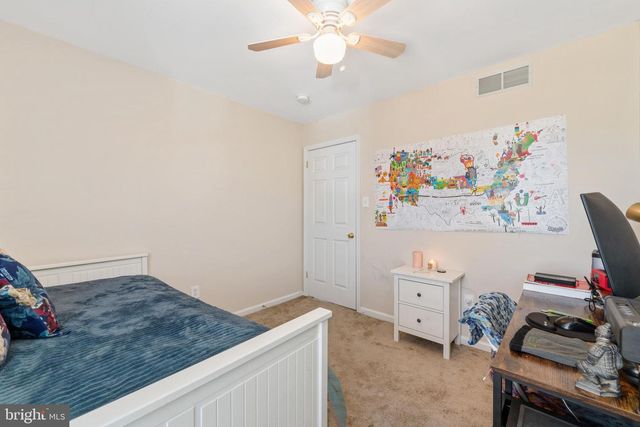 15 ASHLAND AVE, Sicklerville, NJ 08081