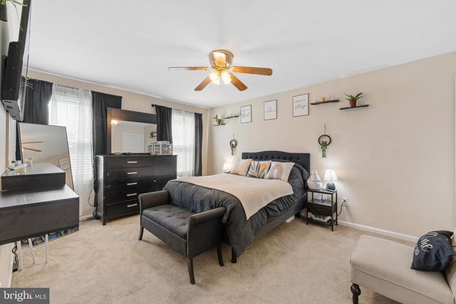 15 ASHLAND AVE, Sicklerville, NJ 08081