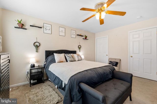 15 ASHLAND AVE, Sicklerville, NJ 08081