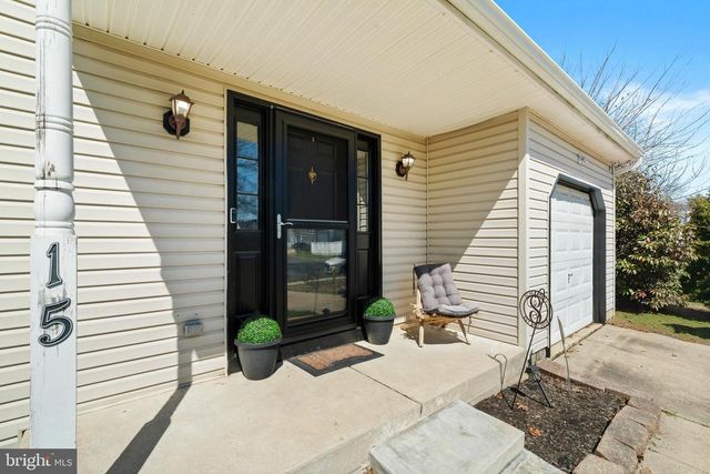 15 ASHLAND AVE, Sicklerville, NJ 08081