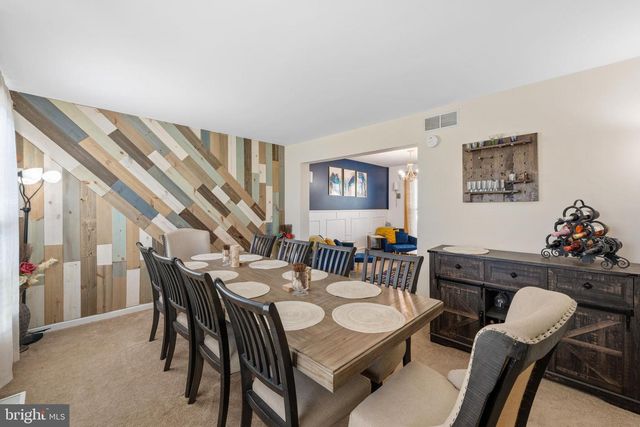 15 ASHLAND AVE, Sicklerville, NJ 08081