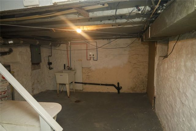 624 Park Ave, Clairton, PA 15025