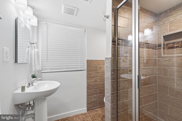 5719 LA VISTA DR, Alexandria, VA 22310