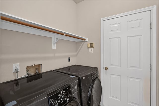 1265 Christopher Lane, Lewisville, TX 75077