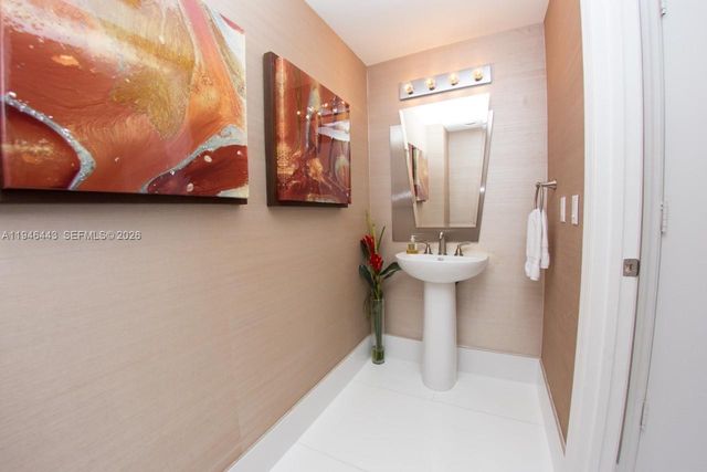 3301 NE 183rd St 902, Aventura, FL 33160