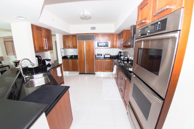 3301 NE 183rd St 902, Aventura, FL 33160