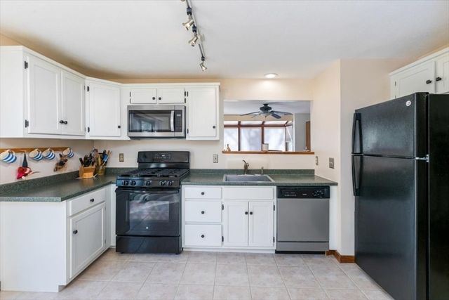 9 Eaton Ct 9, Haverhill, MA 01832