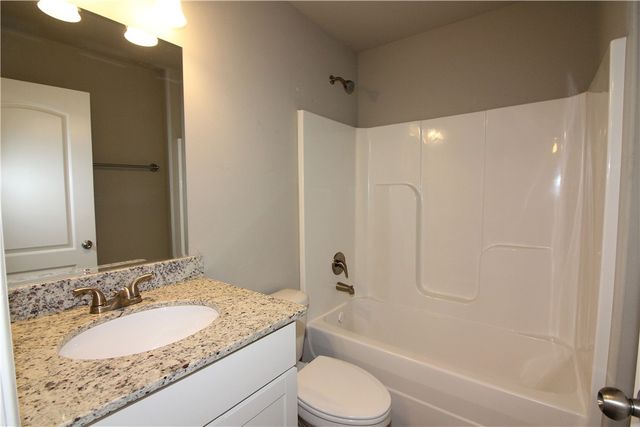 5001 SW Town Vu Road 1, Bentonville, AR 72712