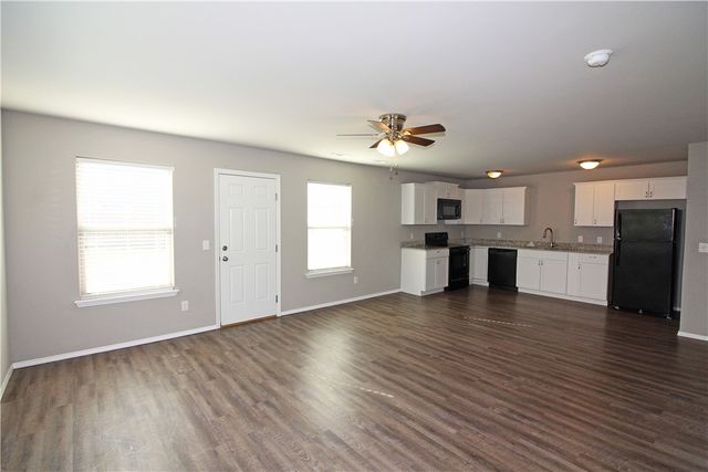 5001 SW Town Vu Road 1, Bentonville, AR 72712