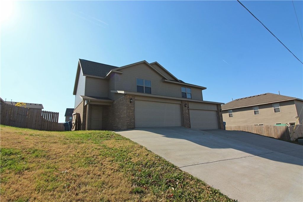 5001 SW Town Vu Road 1, Bentonville, AR 72712
