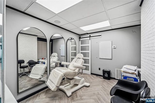 180 Old Tappan Road, Old Tappan, NJ 07675