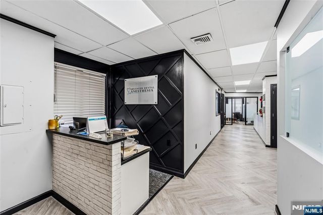 180 Old Tappan Road, Old Tappan, NJ 07675