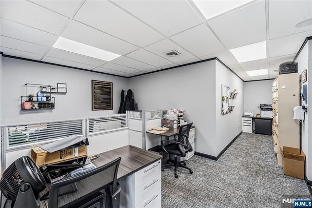 180 Old Tappan Road, Old Tappan, NJ 07675