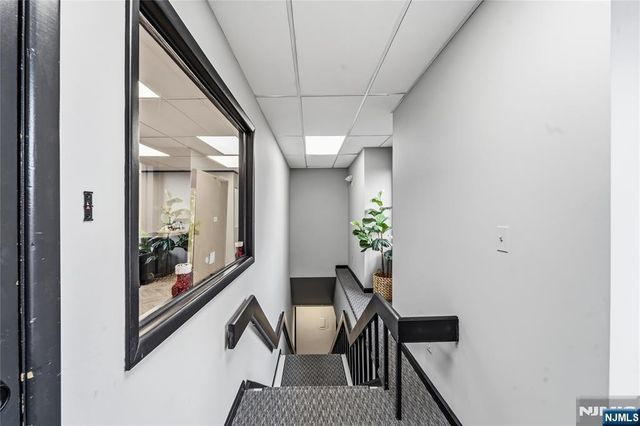 180 Old Tappan Road, Old Tappan, NJ 07675