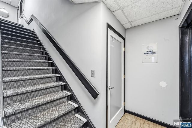 180 Old Tappan Road, Old Tappan, NJ 07675