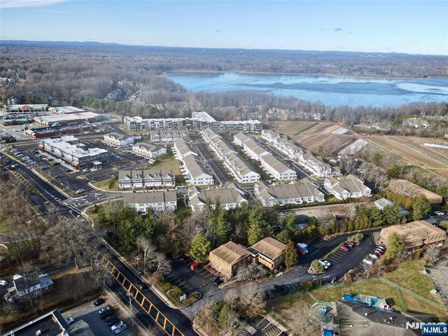 180 Old Tappan Road, Old Tappan, NJ 07675