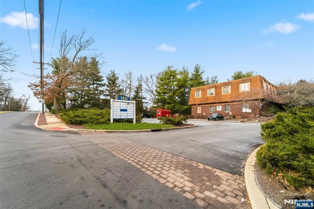 180 Old Tappan Road, Old Tappan, NJ 07675