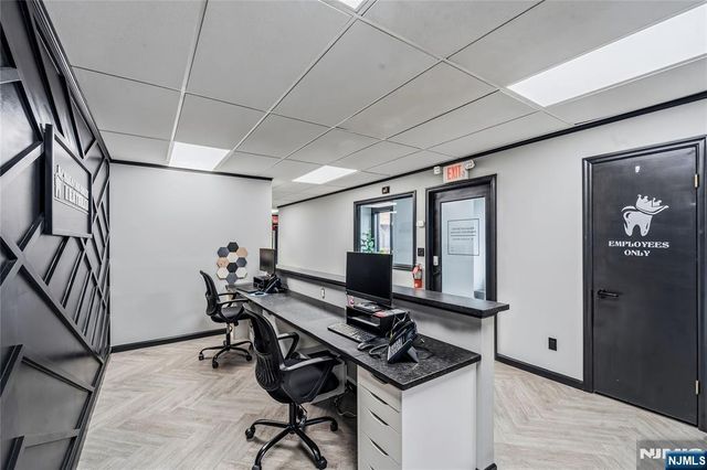 180 Old Tappan Road, Old Tappan, NJ 07675