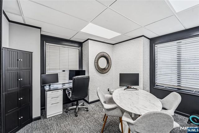 180 Old Tappan Road, Old Tappan, NJ 07675