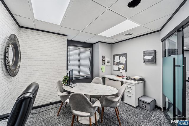 180 Old Tappan Road, Old Tappan, NJ 07675