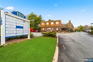 180 Old Tappan Road, Old Tappan, NJ 07675