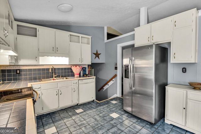 270 Amberwood Drive NW, Lawrenceville, GA 30044