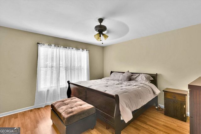 270 Amberwood Drive NW, Lawrenceville, GA 30044