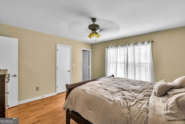 270 Amberwood Drive NW, Lawrenceville, GA 30044