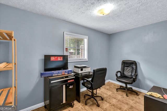 270 Amberwood Drive NW, Lawrenceville, GA 30044