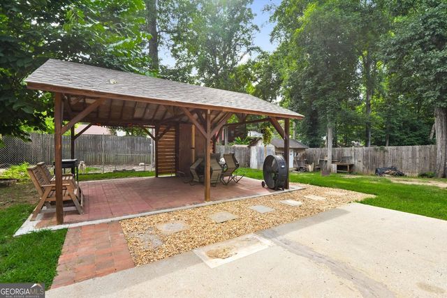 270 Amberwood Drive NW, Lawrenceville, GA 30044