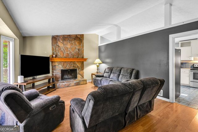 270 Amberwood Drive NW, Lawrenceville, GA 30044