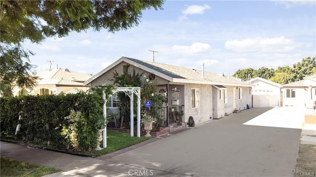 10031 San Antonio, South Gate, CA 90280 — exterior