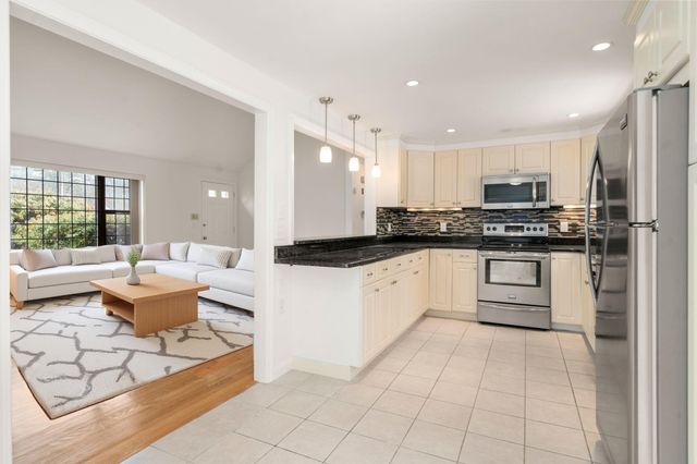 179 Sudbury Lane, Hyannis, MA 02601