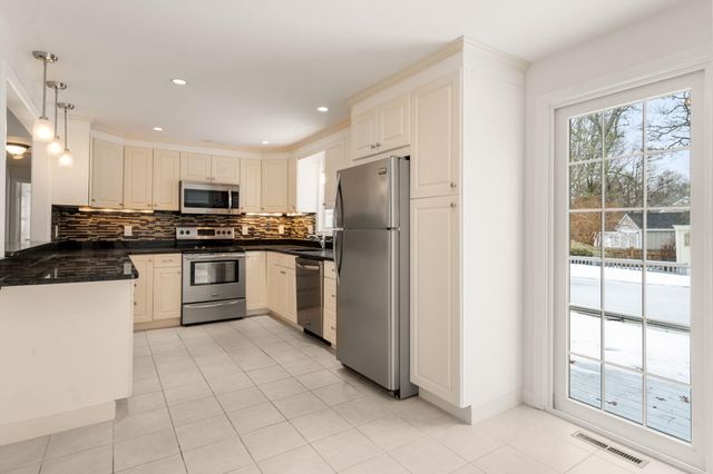 179 Sudbury Lane, Hyannis, MA 02601