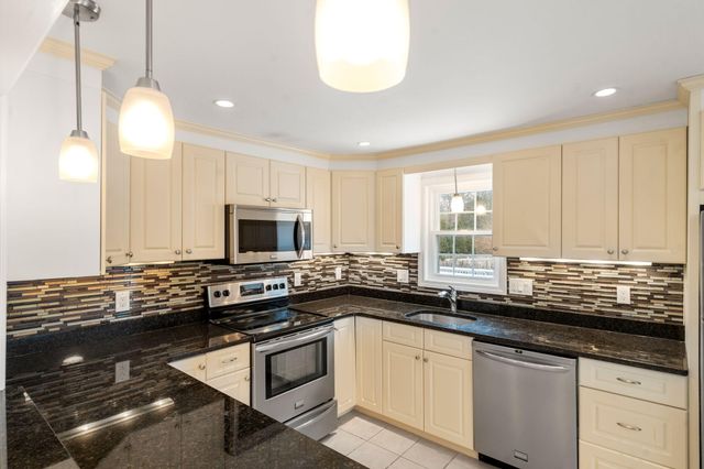 179 Sudbury Lane, Hyannis, MA 02601