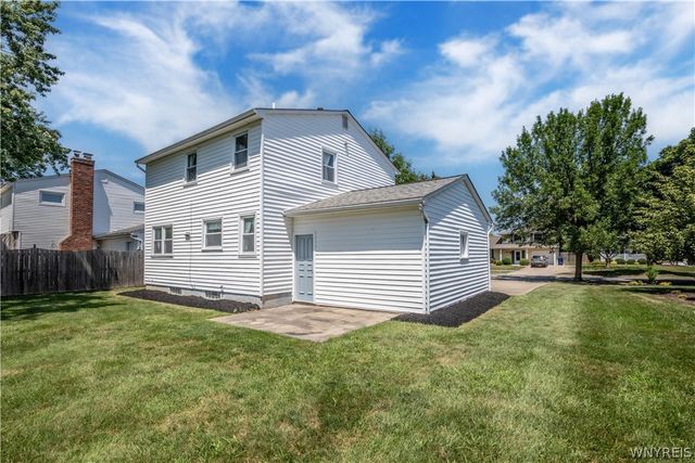 21 Beaumont Drive, Amherst, NY 14228