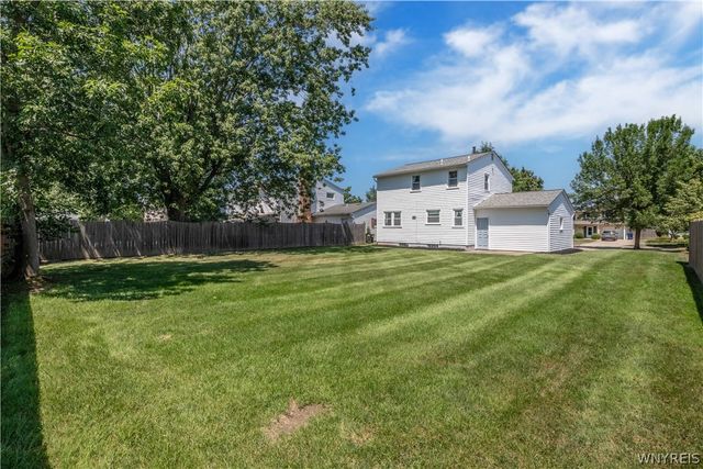 21 Beaumont Drive, Amherst, NY 14228