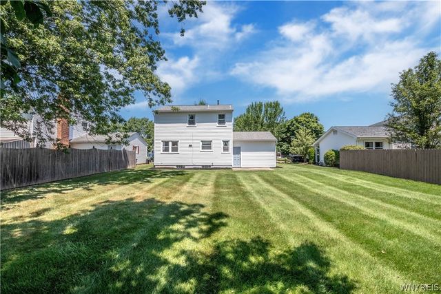 21 Beaumont Drive, Amherst, NY 14228