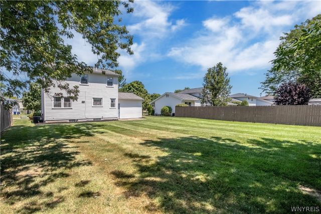 21 Beaumont Drive, Amherst, NY 14228