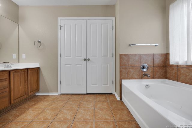 10803 Marot Field, Helotes, TX 78023