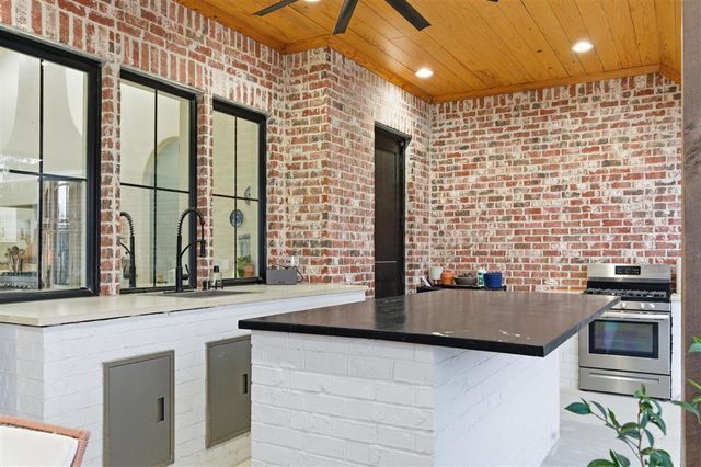 1216 Rainbow Lane, Lake Charles, LA 70611